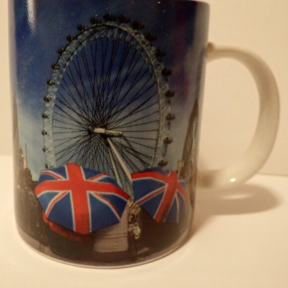London Phone Booth Mug - Picture 5 of 11